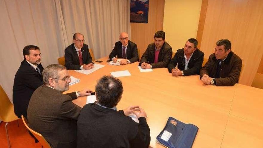 Un momento de la reunión con los vecinos. // Gustavo Santos