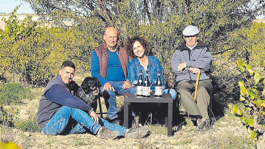 Tres generaciones de la familia Yago al completo.