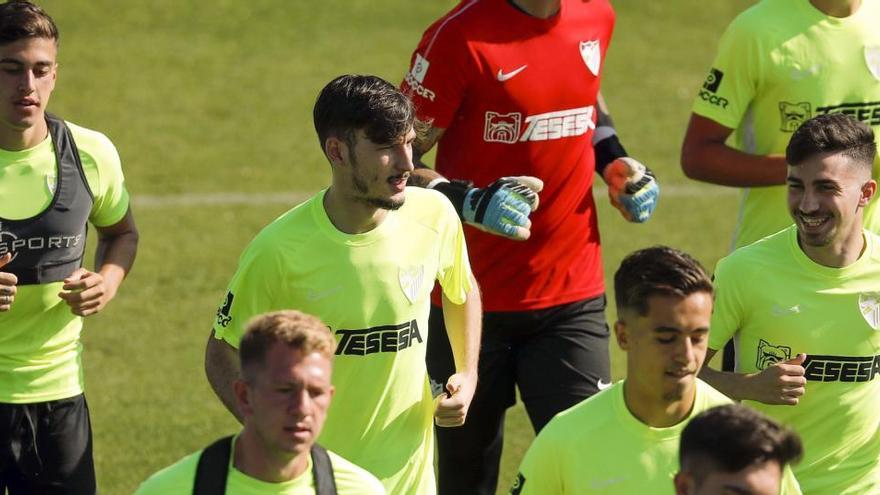 Los jugadores de las categorías inferiores blanquiazules cobran protagonismo en los entrenamientos del primer equipo.