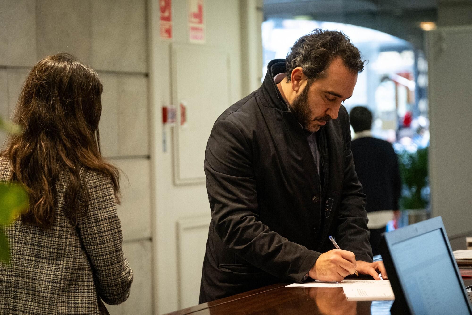 Aldama acude a la comisión de investigación del 'caso Mascarillas' en el Parlamento de Canarias