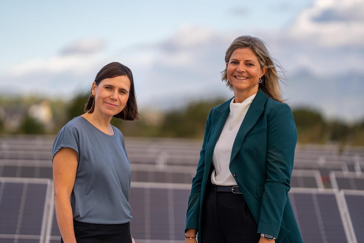 Virgínia Domingo, tècnica de medi ambient i espais verds de Granollers, i Vanessa Abad, directora de l’àrea de tractament de la planta de residus del Vallès Oriental.