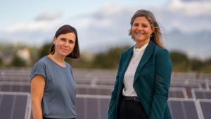 Virgínia Domingo, tècnica de medi ambient i espais verds de Granollers, i Vanessa Abad, directora de l’àrea de tractament de la planta de residus del Vallès Oriental.