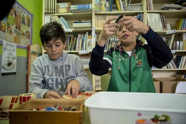 Reportaje al rastrillo organizado por alumnos ...