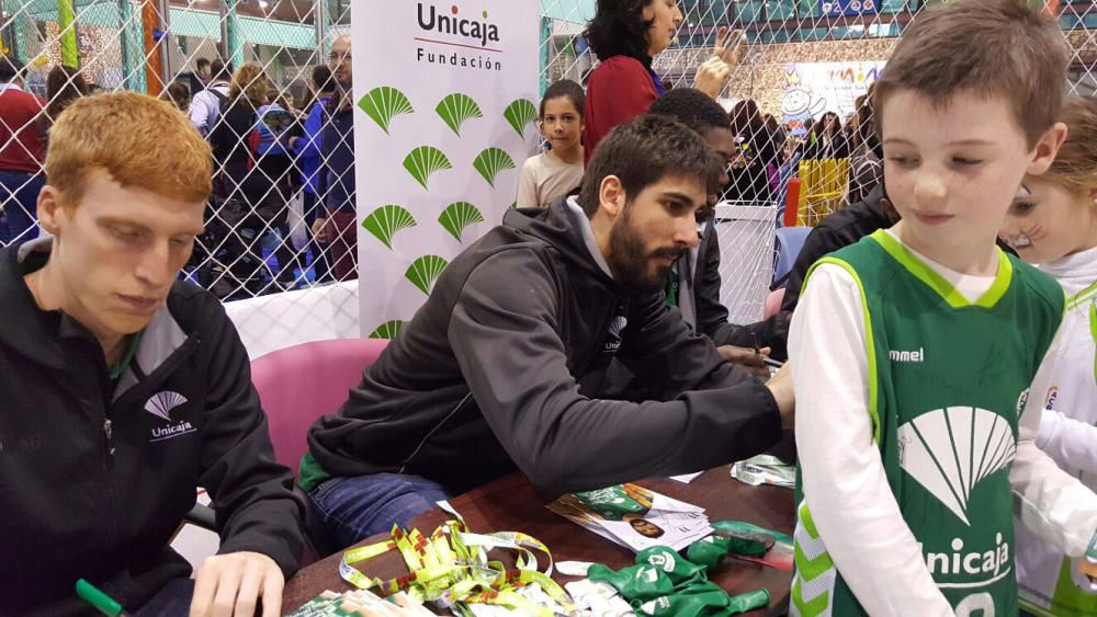 La plantilla del Unicaja visita el MIMA