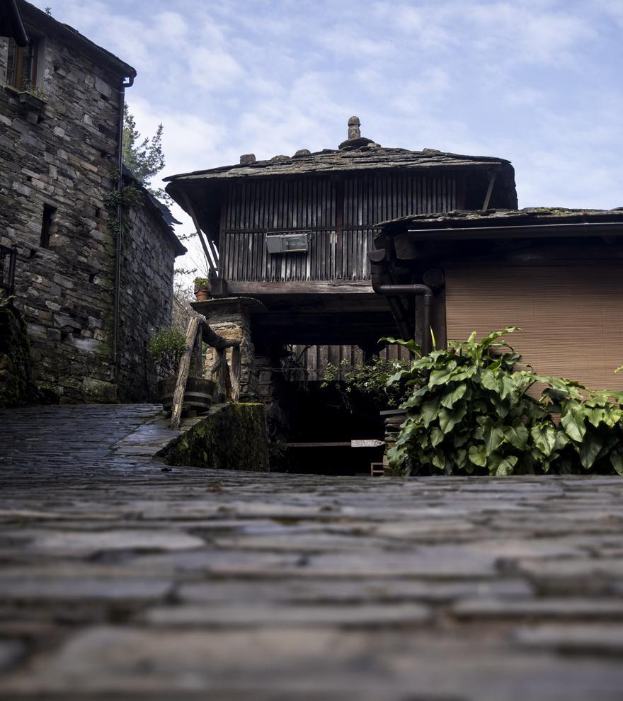 Asturianos en Taramundi, un recorrido por el municipio