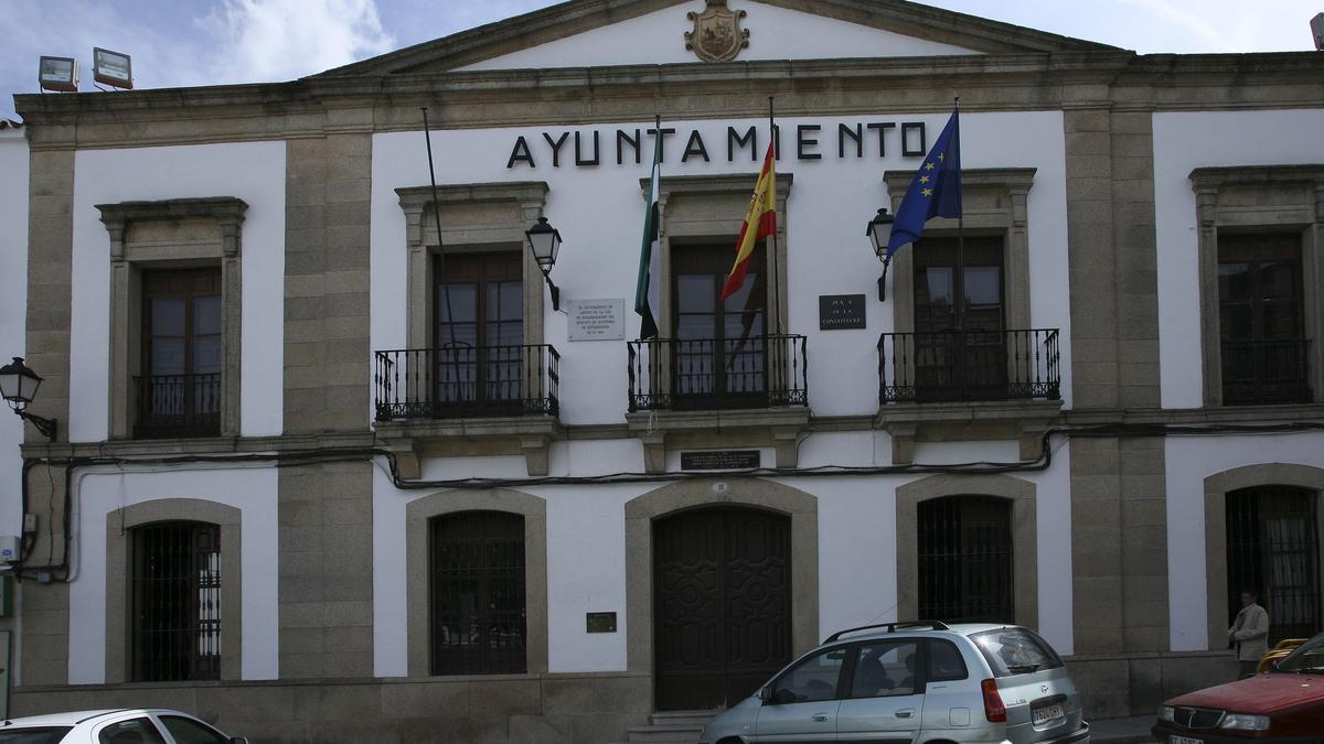 Fachada del Ayuntamiento de Arroyo de la Luz.