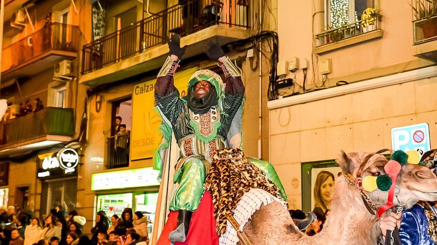 Reyes envueltos en tradición en la Cabalgata de Elche