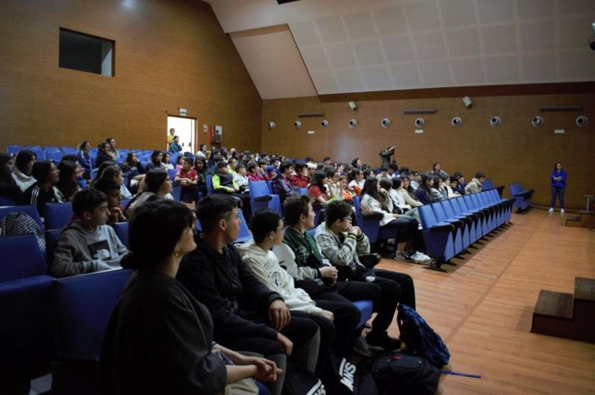 La jornada organizada por Agareso reunió en Silleda a más de 100 alumnos de distintos centros de Galicia.   | // BERNABÉ-JAVIER LALÍN/AGARESO