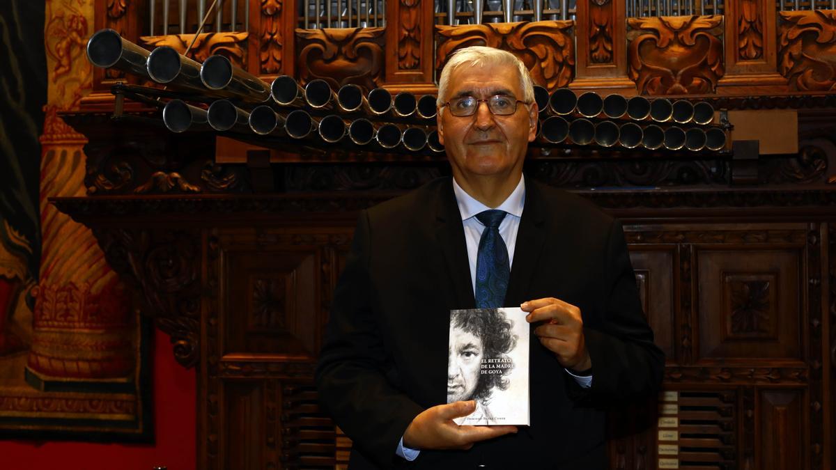 Domingo Buesa, el pasado jueves, en la presentación de &#039;El retrato de la madre de Goya&#039;.