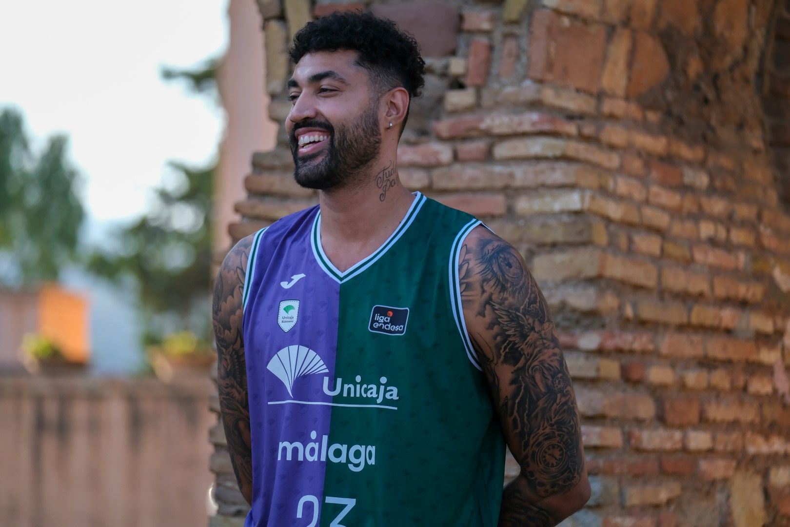 El Unicaja presenta su nueva equipación para la temporada 2023 - 2024