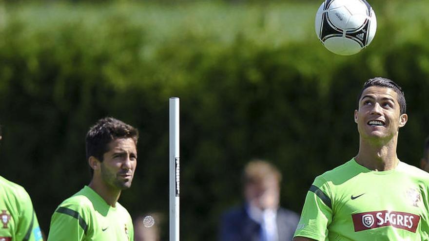 Hugo Viana, Joao Moutinh, Cristiano Ronaldo y Joao Pereira, durante el entrenamiento