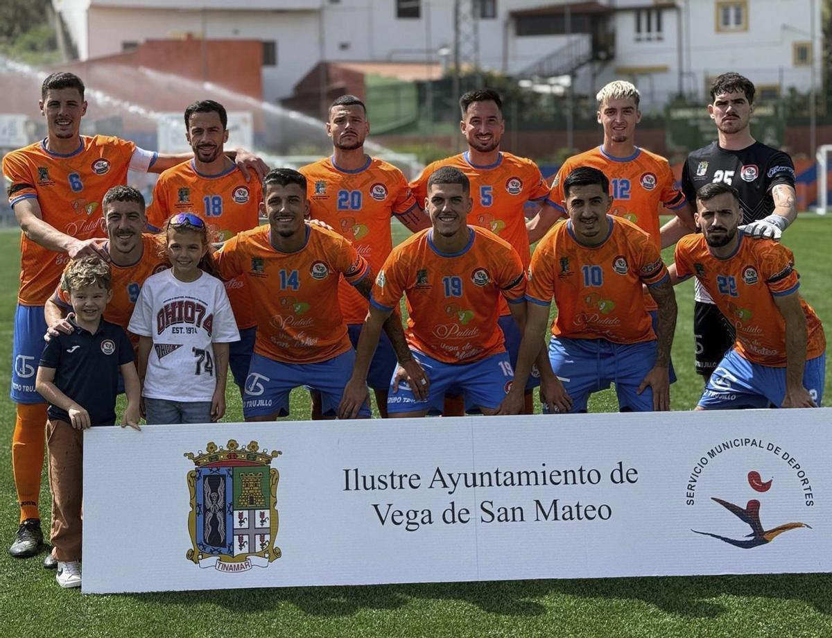 Formación inicial que presentó ayer el Panadería Pulido frente al Lanzarote.