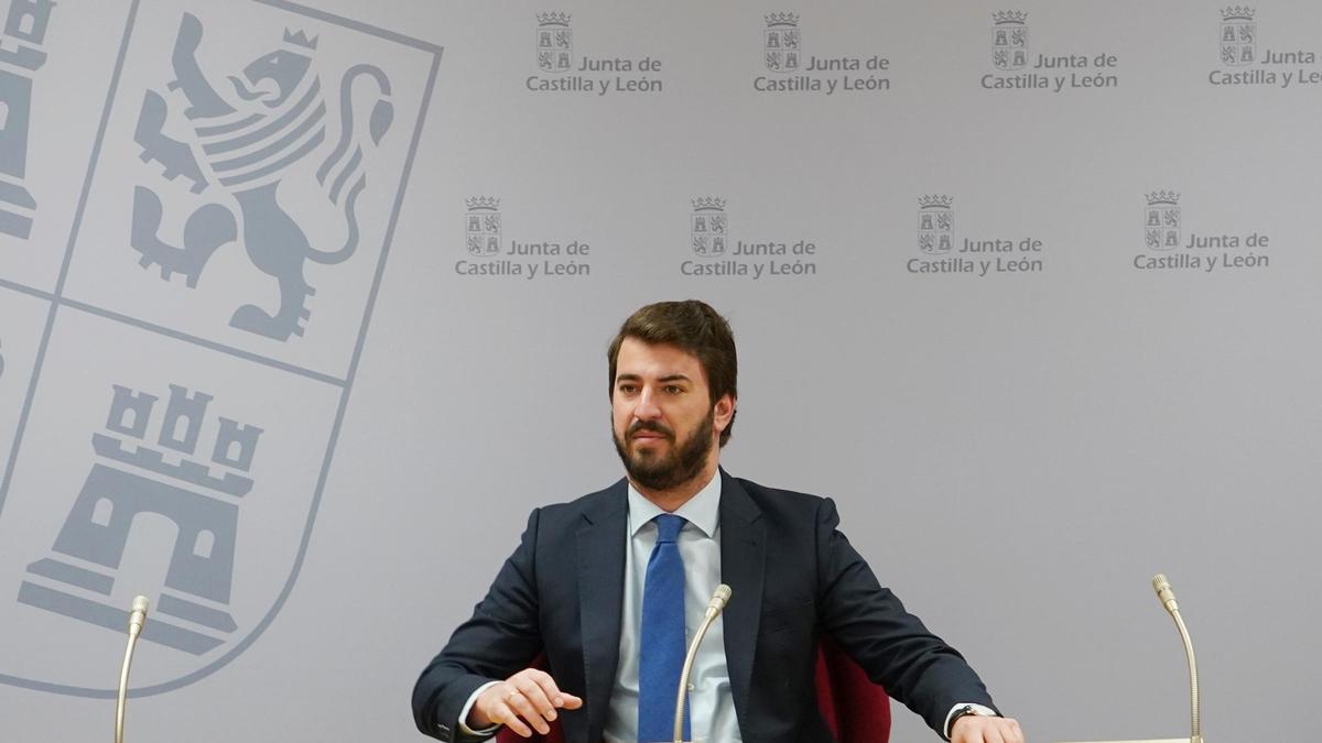 El vicepresidente de la Junta de Castilla y León, Juan García-Gallardo, durante una rueda de prensa.