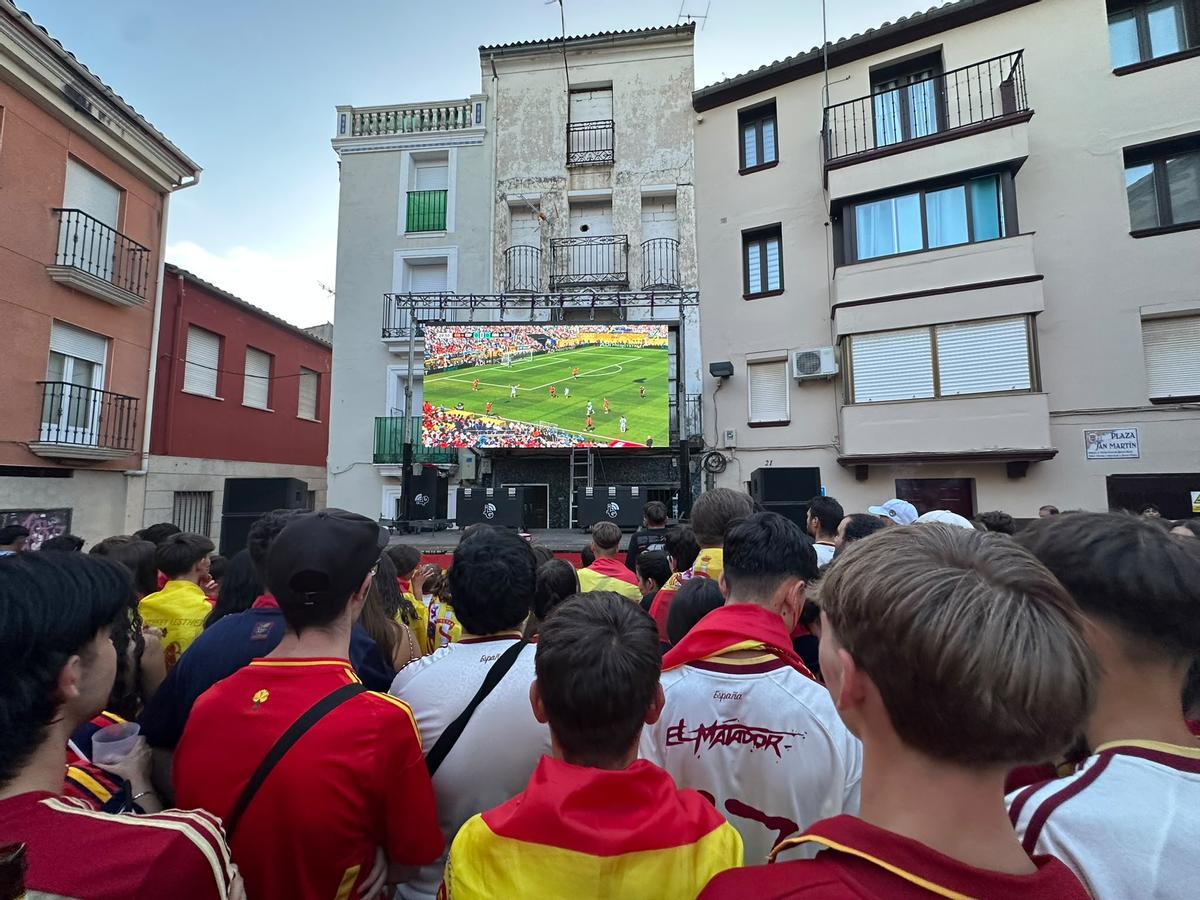 Fotogalería | Plasencia disfruta de la final desde la Plaza de San Martín