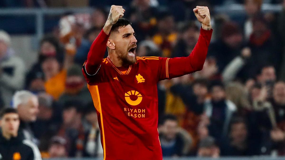 Lorenzo Pellegrini celebrando uno de los goles ante el Cagliari