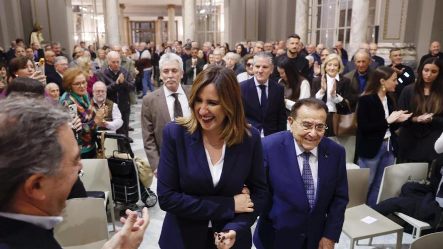 Presentación de &#039;De sangre azul... y grana&#039;, el libro de Paco Fenollosa