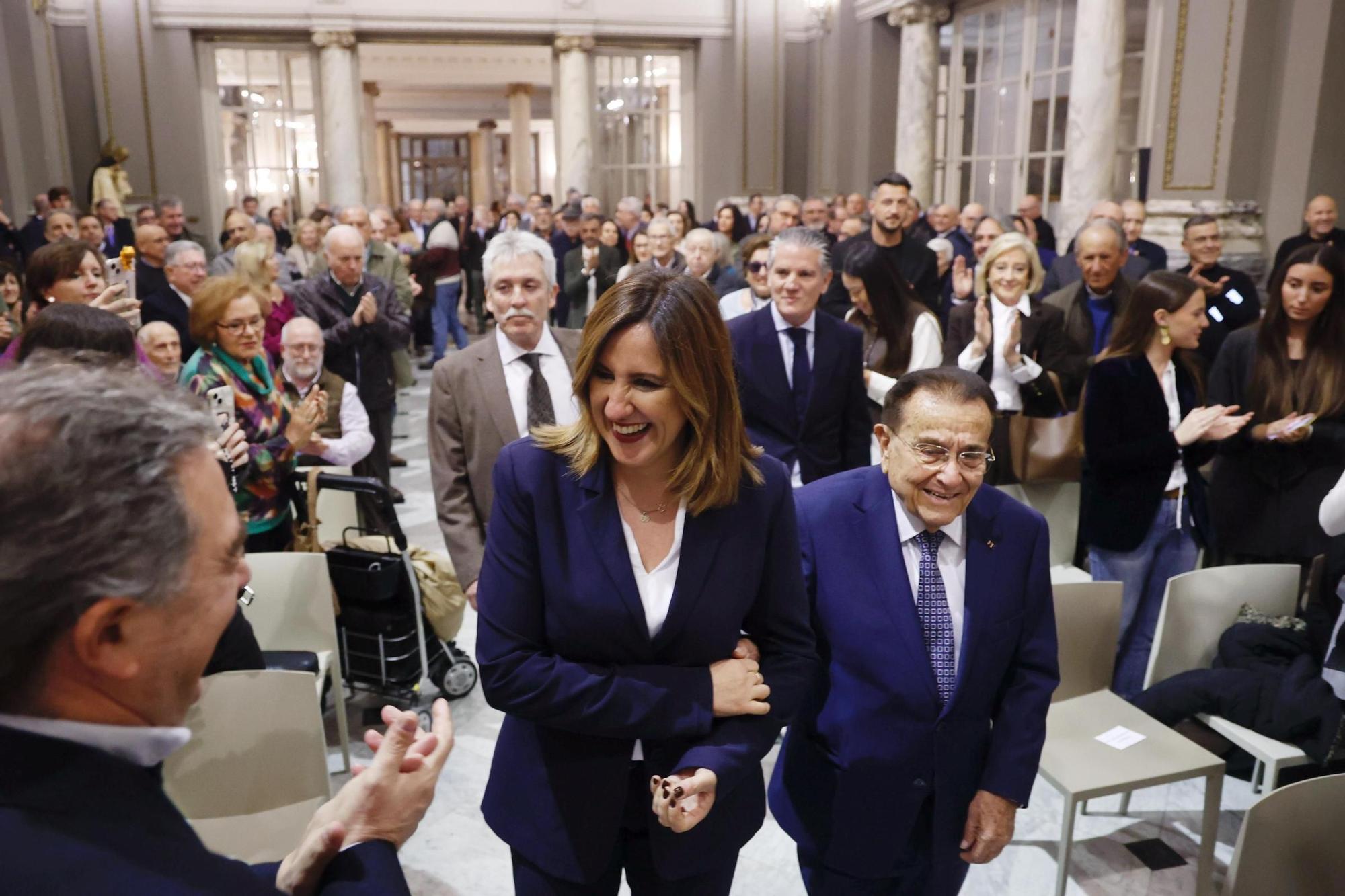 Presentación de &#039;De sangre azul... y grana&#039;, el libro de Paco Fenollosa