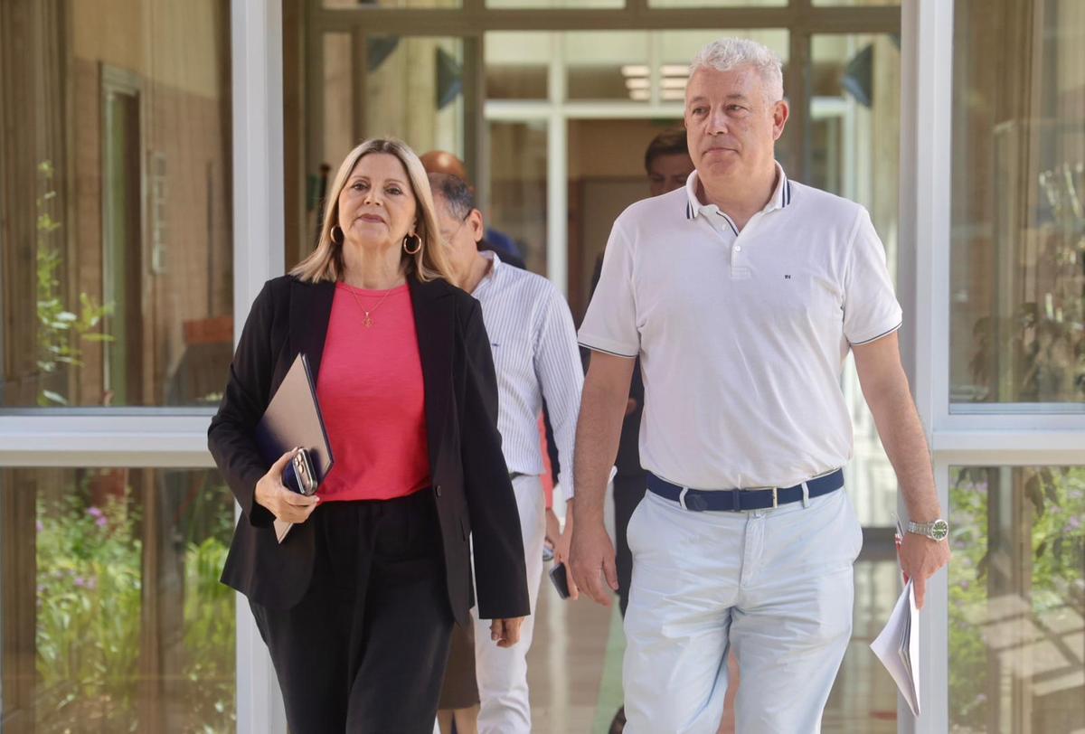 La consellera Ortí y el secretario autonómico McEvoy en la rueda de prensa
