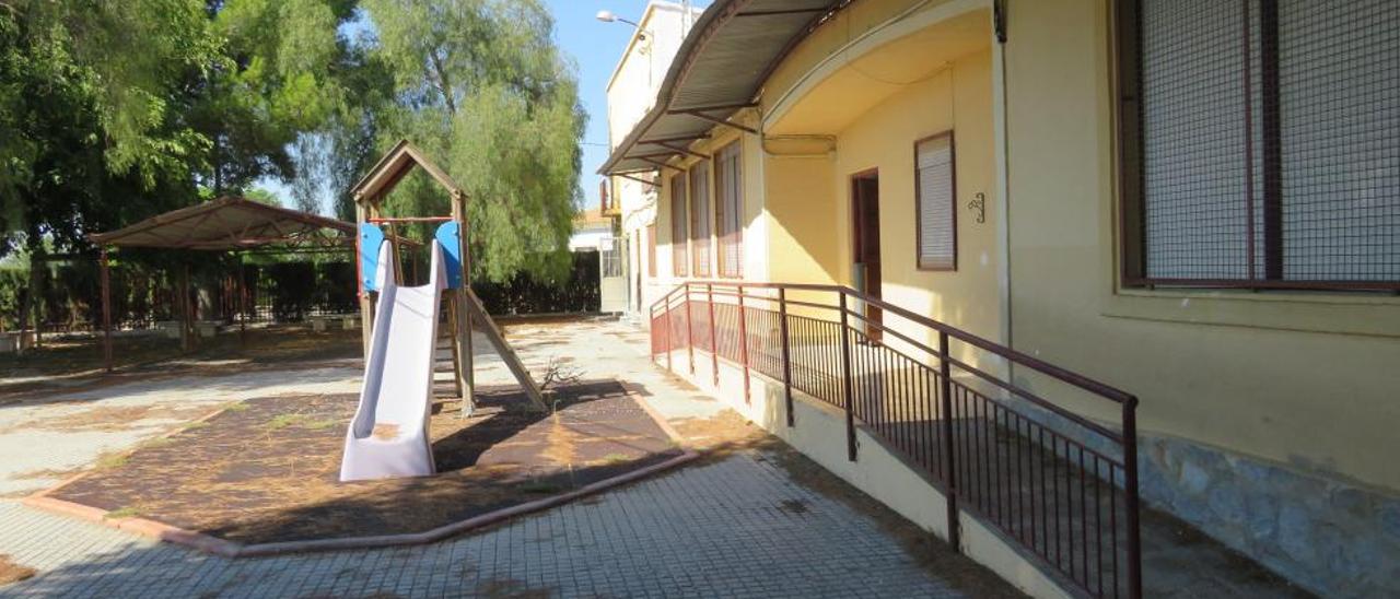 Imatge del Centre de Dia dels Garrofers, abans de començar les obres