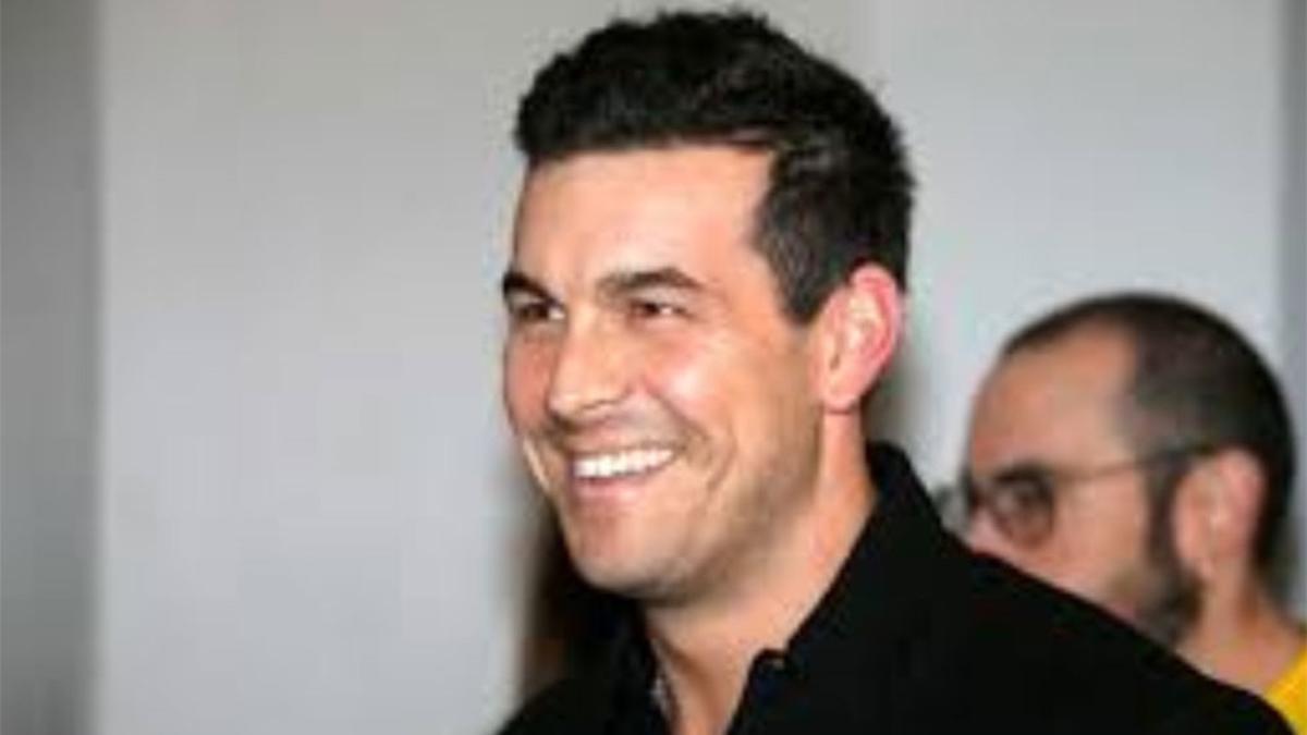 Mario Casas fue visto besándose con una chica