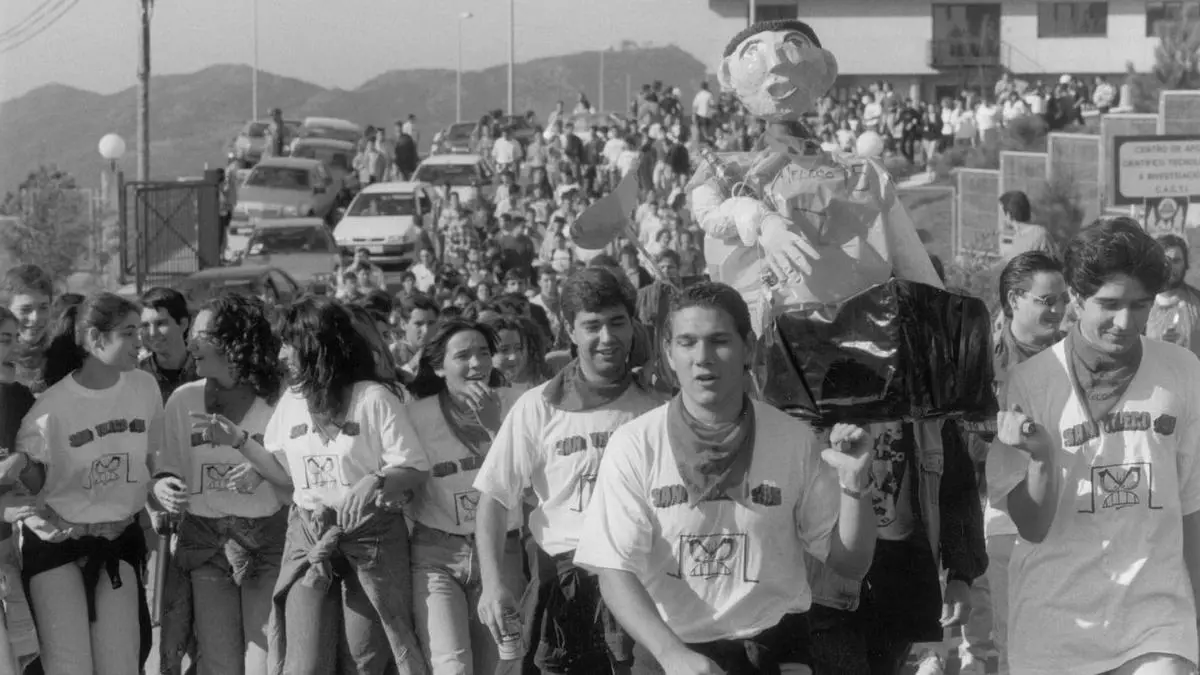 O santoral da troula: festas pagás con aparencia tradicional
