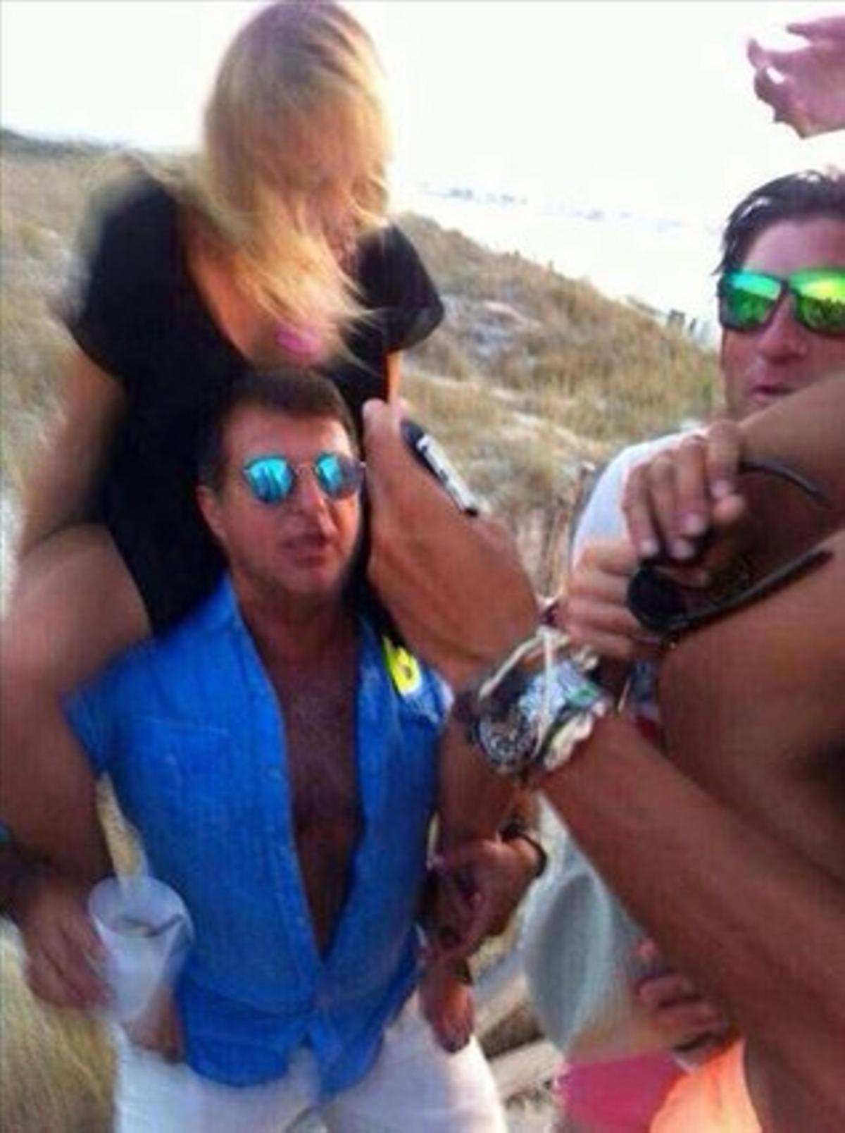 Joan Laporta, diumenge al matí a la platja de Pals. Joan Laporta, diumenge al matí a la platja de Pals.