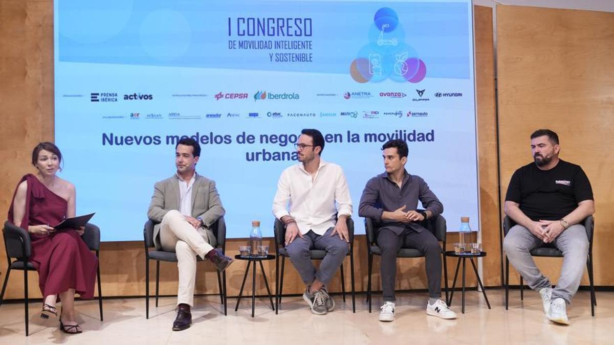 Mesa sobre &quot;Nuevos modelos de negocio en la movilidad urbana&quot;. 