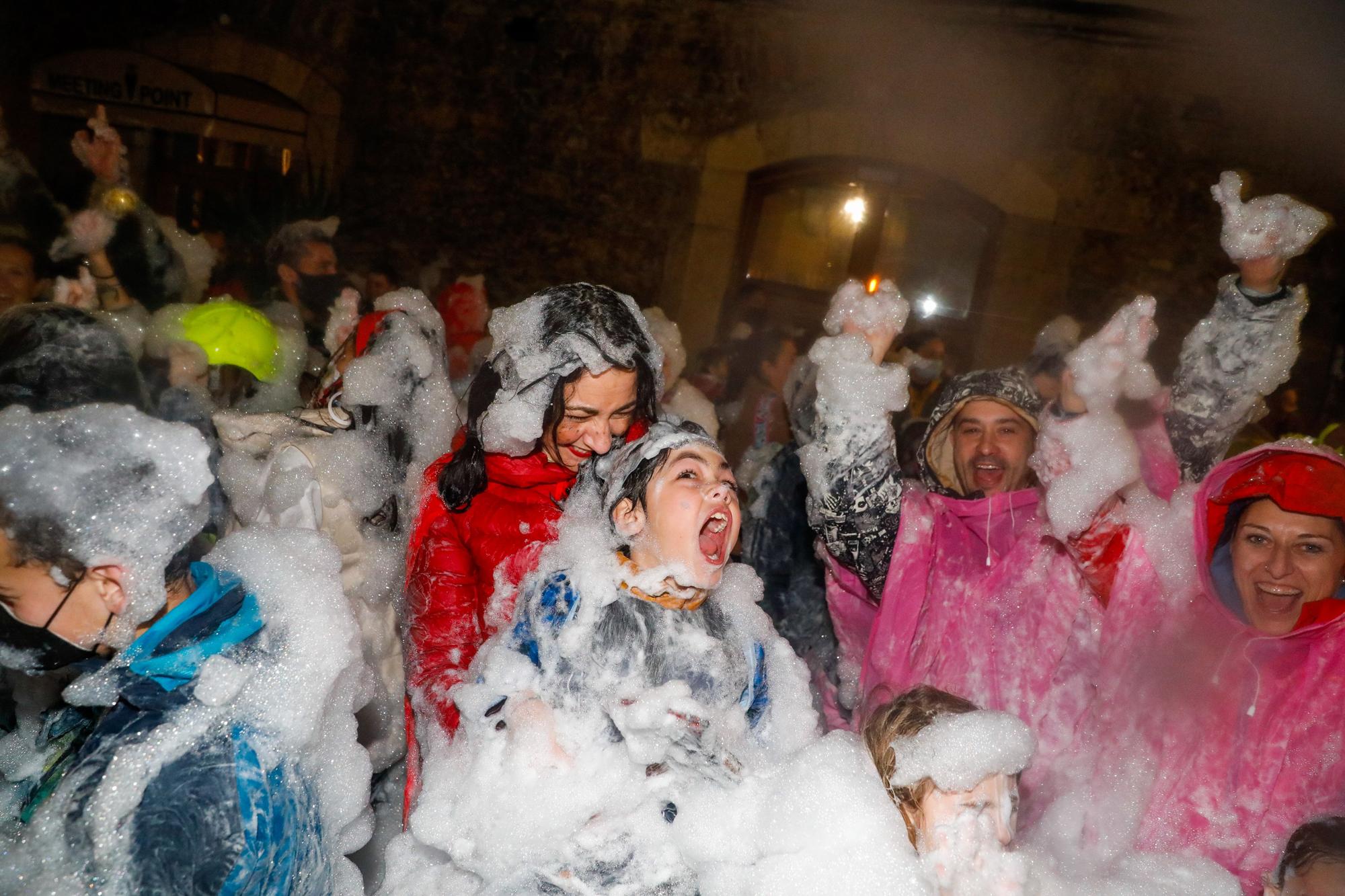 Descenso de Galiana en Avilés: arranca el Antroxu en la ciudad