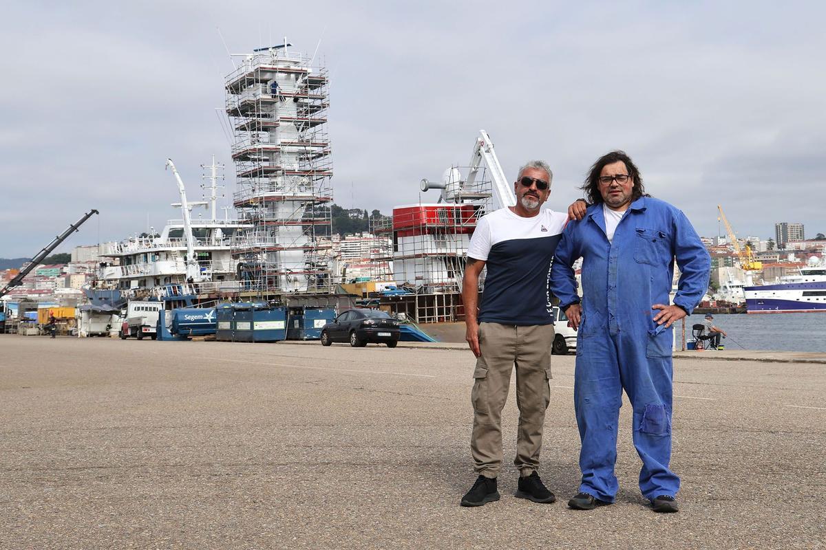 Miguel Casas y Juan Pena, trabajador y extrabajador del naval que han vivido en primera persona el impacto de los accidentes laborales en Vigo.
