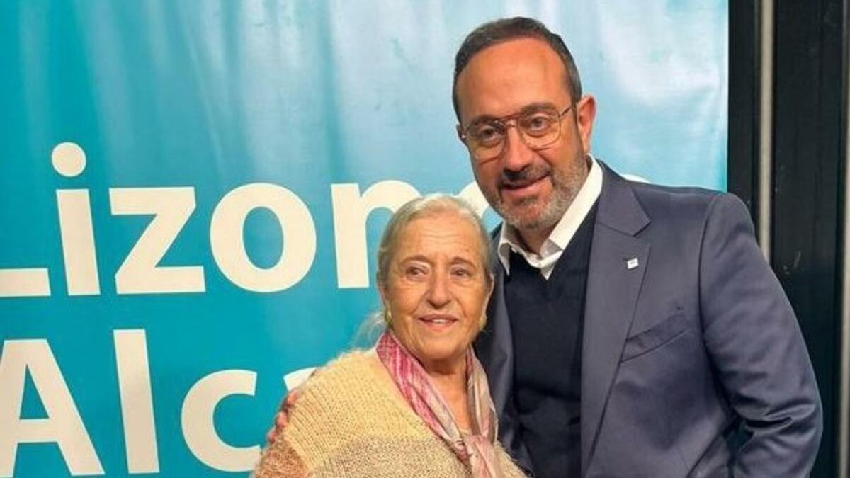 Teresa Sánchez junto a su hijo, Vicente González-Lizondo Sánchez.