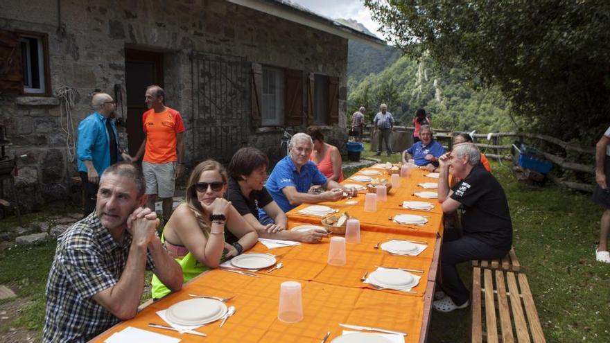 Los montañeros siguen con la gestión de los refugios y contarán con los mismos guardas