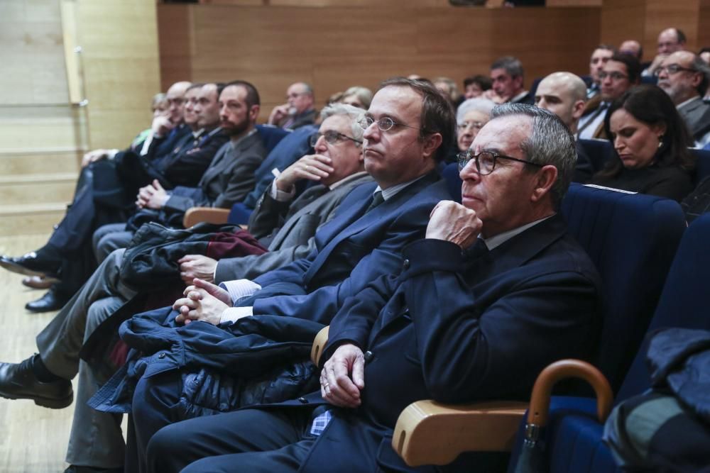 Entrega de la gran cruz del mérito al exdecano del Colegio de Abogados e inauguración de las nuevas instalaciones