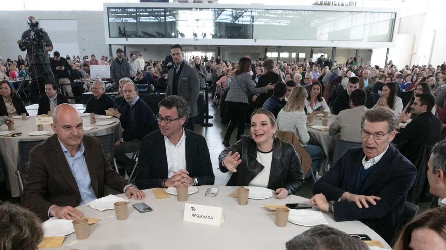 Vicent Marí, Toni Costa, Marga Prohens y Alberto Núñez Feijóo, en Ibiza.