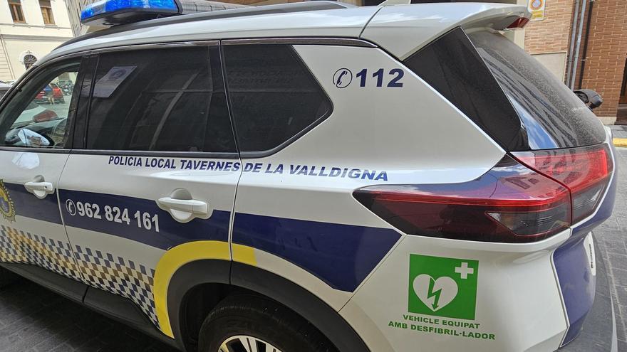 Tavernes dice basta a los excrementos de perro en la calle