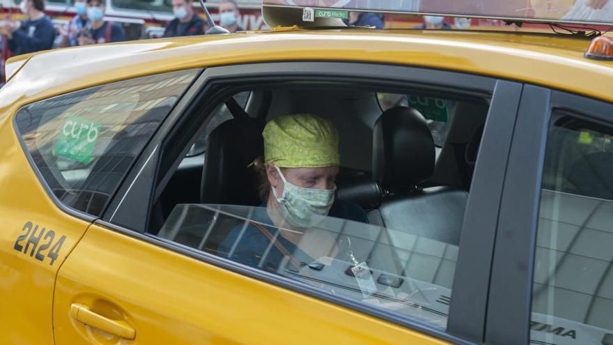 Un sanitario en un taxi en Nueva York.