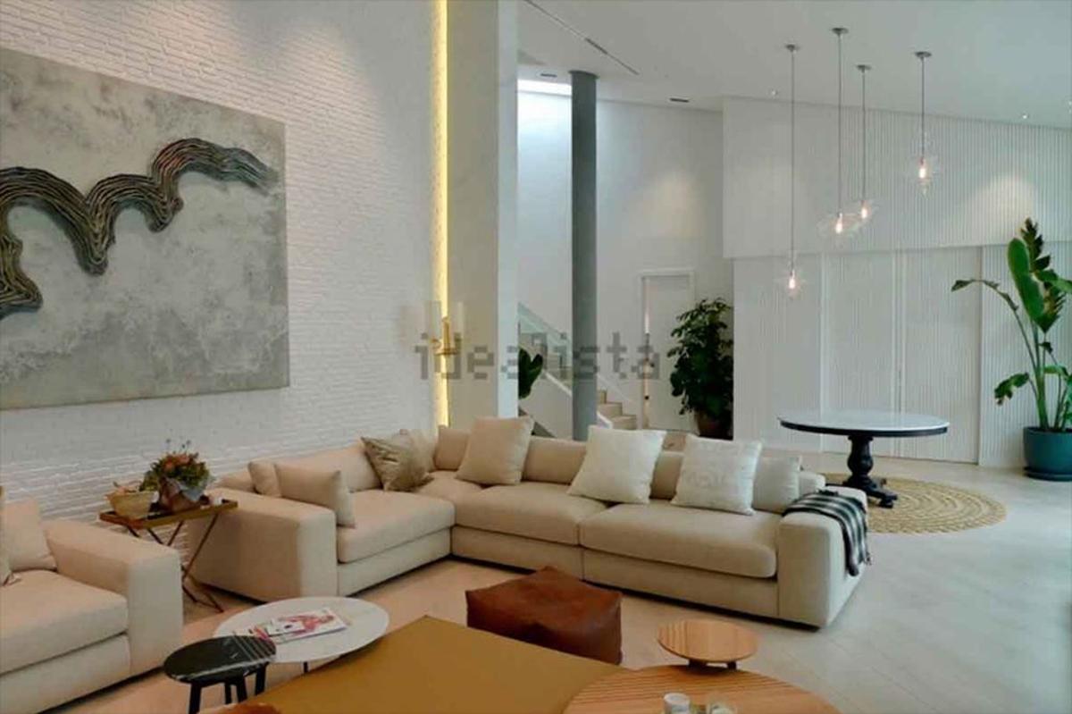 Sala de estar de la casa de 'La finca' de Sara Carbonero e Iker Casillas