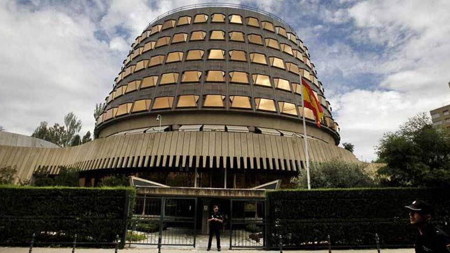 El Constitucional admite el recurso de Extremadura contra el recorte de las primas a renovables