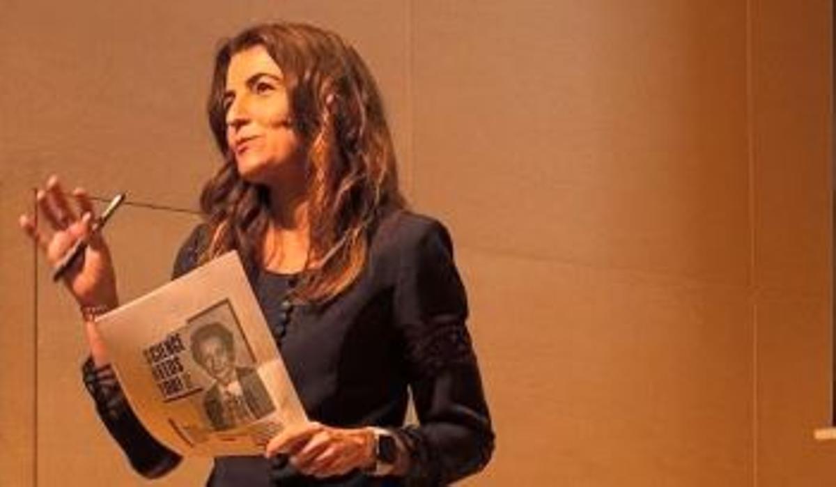 Montserrat Rigall, en una de les seves conferències.