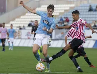 El Celta duda antes de golear al Algar