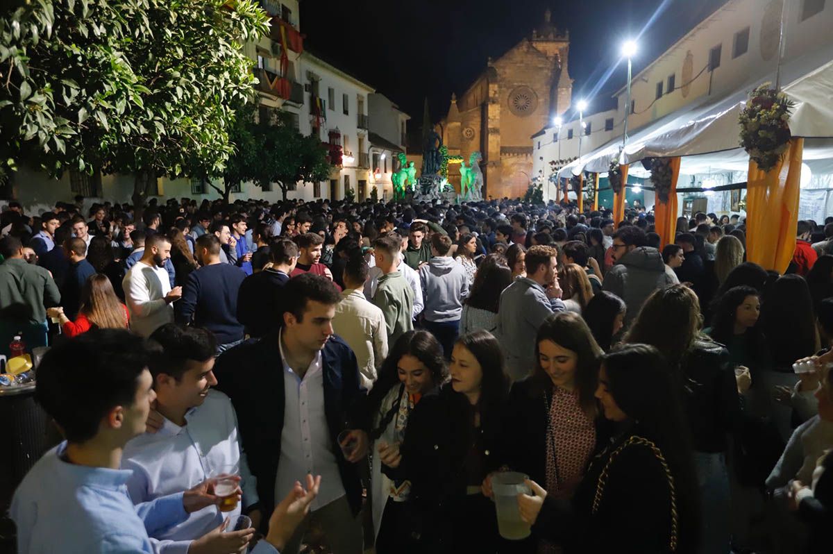 Las Cruces de Mayo vuelven a Córdoba con lluvia, Juanma Moreno y buen ambiente