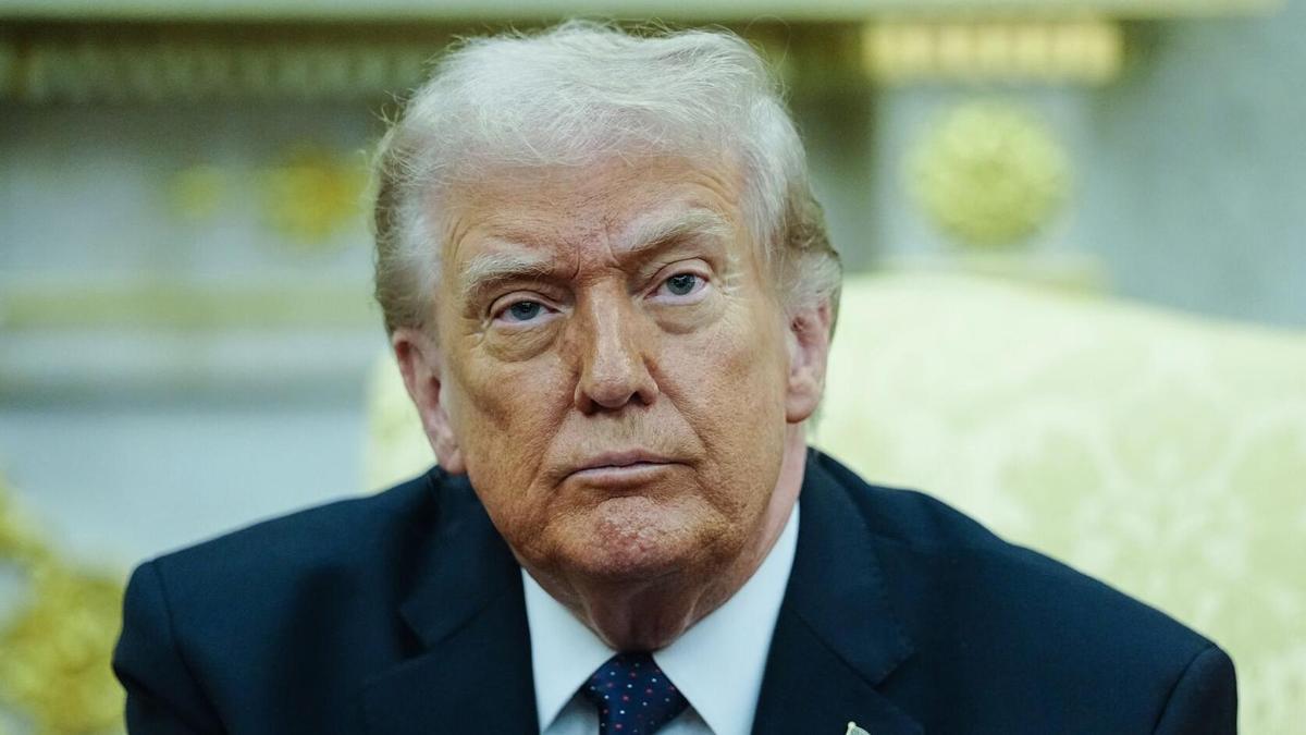 Una mujer gallega se hace viral en EEUU por su parecido con Trump: "Si él muere, puede suplantarle"