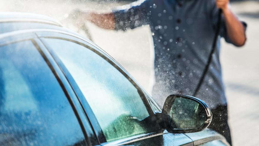 La costumbre de hacer esto con tu coche te puede costar hasta 3.000 euros