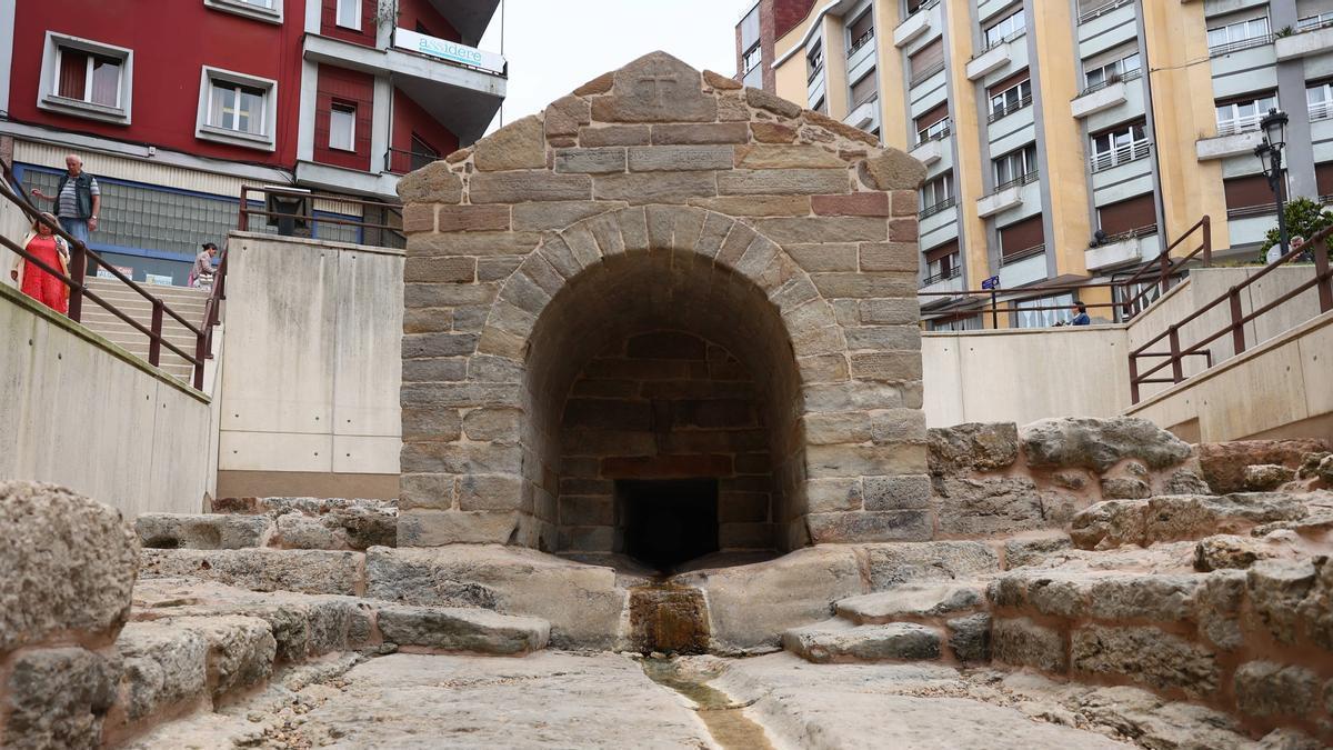 El Principado convocará un concurso de ideas para proteger la fuente de Foncalada tras su restauración