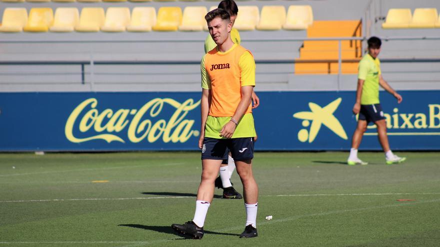 El Villarreal ficha al joven mediocentro valenciano Enric Martínez para el Villarreal C