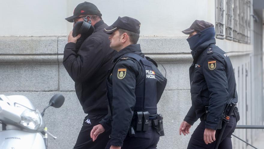 Archivo - El exasesor del exministro José Luis Ábalos, Koldo García, a su salida de la Audiencia Nacional, a 22 de febrero de 2024, en Madrid (España). El exasesor del exministro José Luis Ábalos, Koldo García, se ha acogido a su derecho a no declarar ant