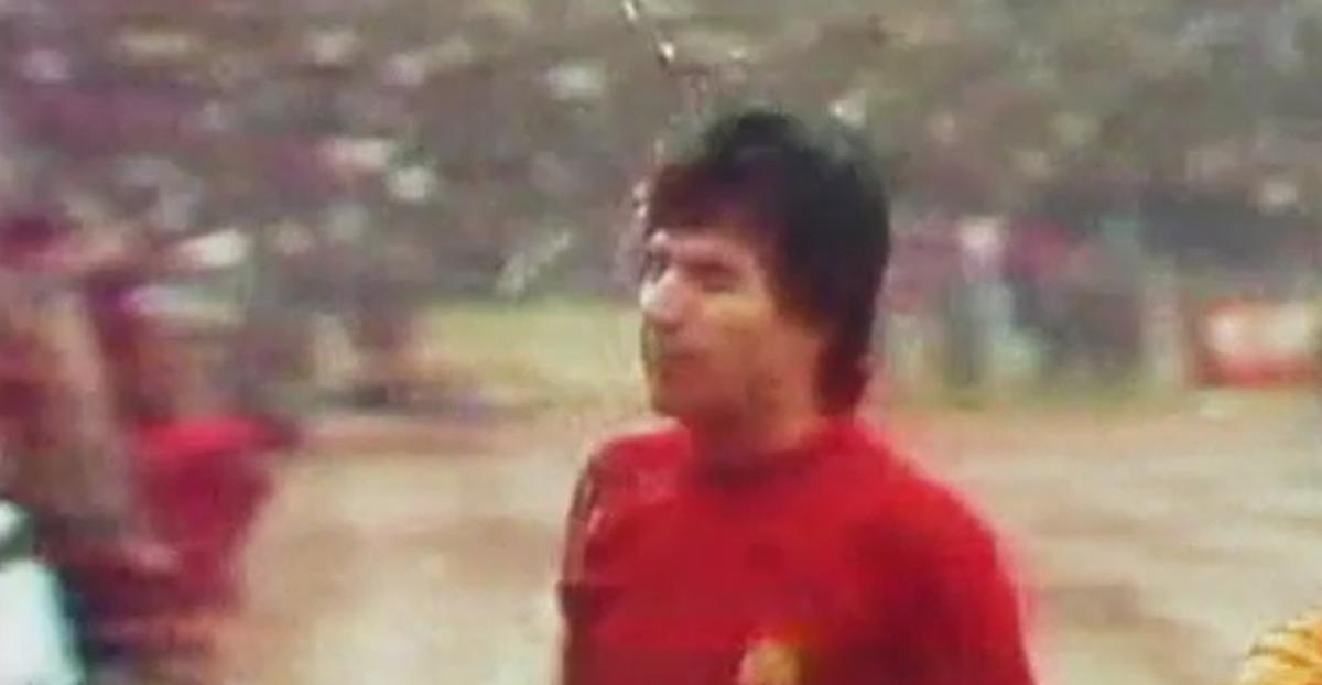 Imagen del impacto del botellazo a Juanito