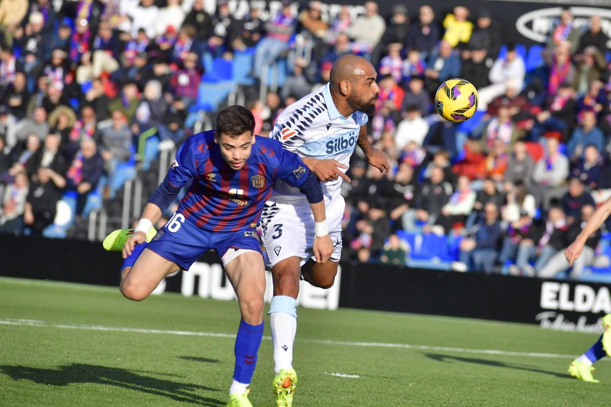 Eldense-Cádiz: El Eldense de Ponz toca fondo (1-4)