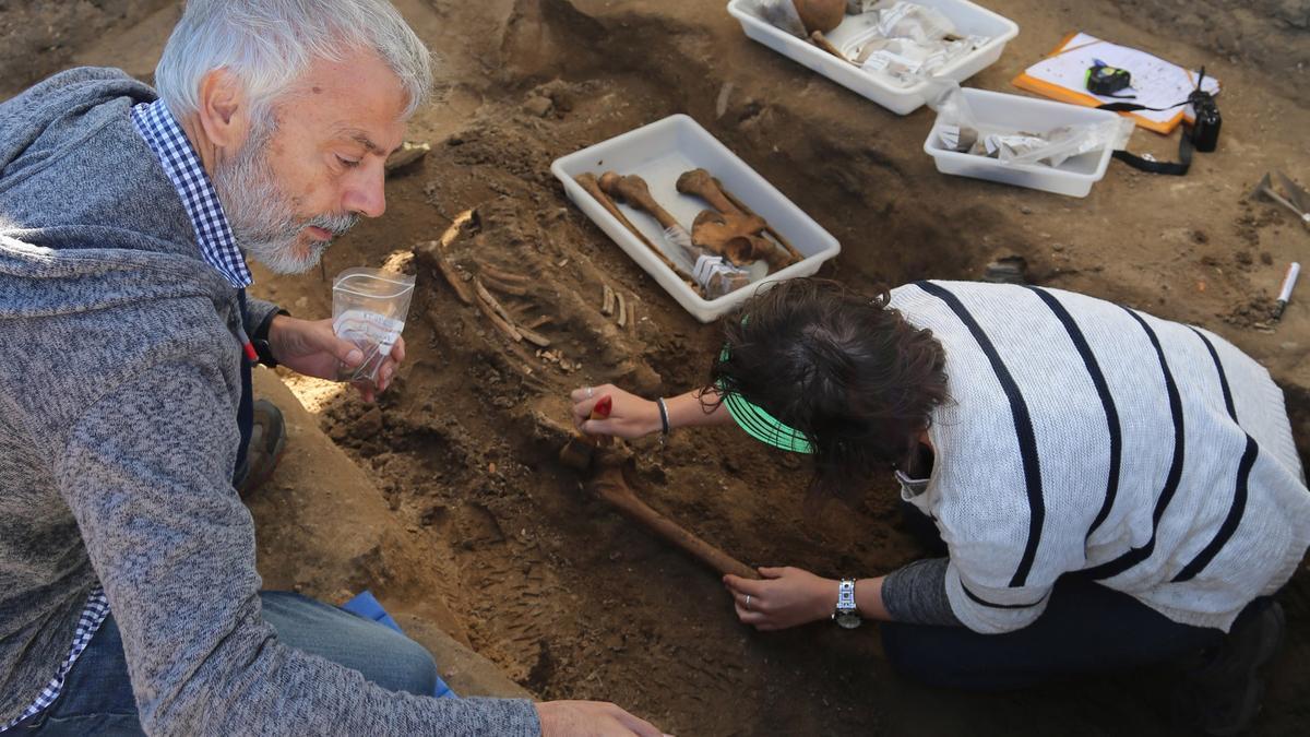 Alguno de los esqueletos de los primeros cristianos exhumados en A Lanzada