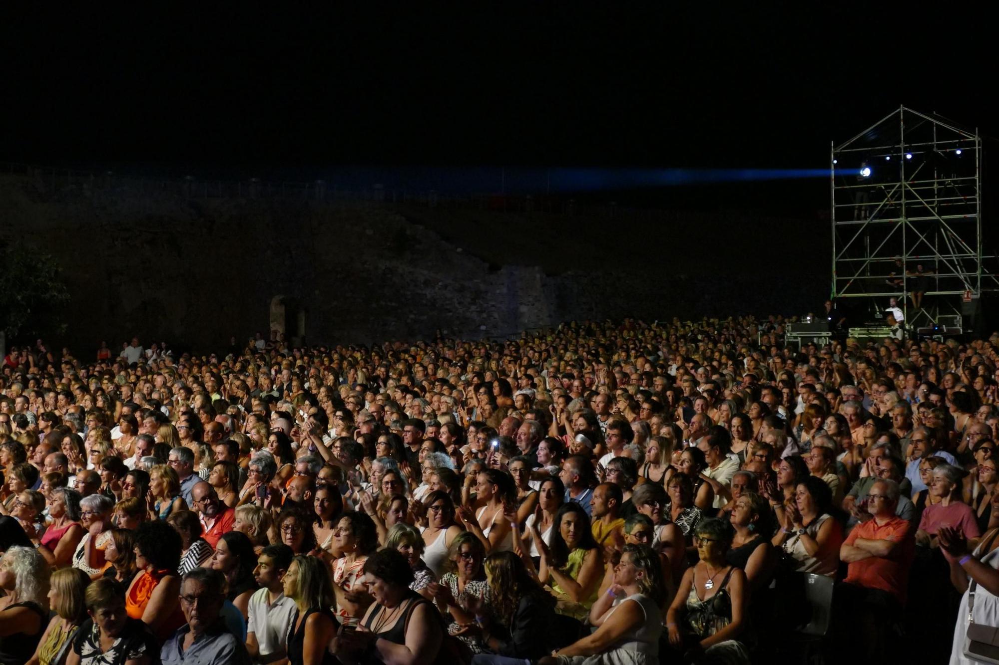 Roses es rendeix davant Rosario Flores a Sons del Món