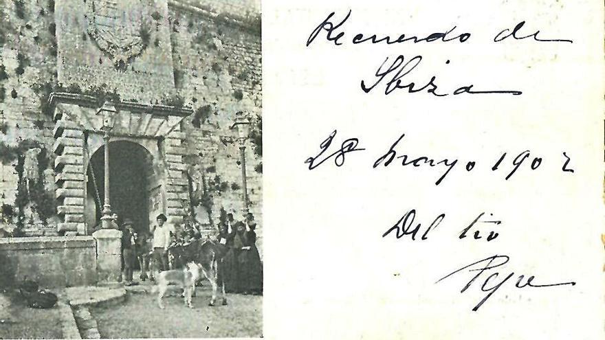 Pagesos amb animals al portal de ses Taules. Segell de maig de 1902.